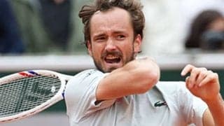  メド 6度目の全仏OP初戦敗退 