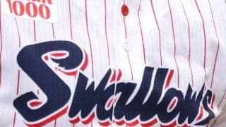 ヤクルト石山が100ホールド&100セーブの快挙達成！苦しむ88年世代の中で防御率1.10の快投ぶり！