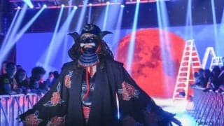 「サイズ差すごい」世界的人気の日本人レスラーと超人気ロックバンドの“異色ショット”が実現…ギャップ全開の笑顔に“両陣営”ファンが歓喜