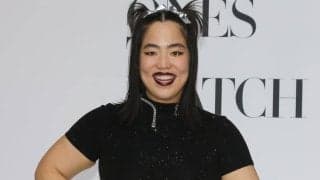 ｢胸トラップの達人｣“激ヤセ”話題のゆりやん、エンジェル・シティFCのユニフォーム姿で神技“エアサッカー”！｢明らかにトップアスリートですこの人｣の声