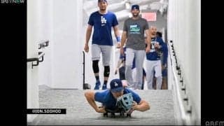 まじでワケわからん！ド軍の人気者・キケ、謎すぎる“珍行動”が話題「ヤバすぎるw」どこでもヘッドスライディングを決める「試合のイメトレだったのかｗ」