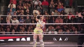 「完壁なビジュアル」人気日本人女子レスラーの“おはよう”動画にコメント殺到…ベルト片手に超ニッコリ「本当に笑顔が最高！」