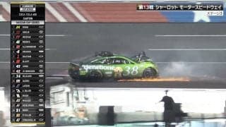 一体、何が！？ マシンが制御不能に陥り何度もスピン…衝撃アクシデントに驚きの声「押された？」「先にリアが滑ってた感」