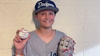 大谷翔平が“フェンス破壊”直後…少年に2度目の幸運　勃発したヤ軍ファンとの争奪戦