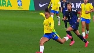衝撃…なでしこジャパンを切り裂く“強烈スーパーゴール”「敵ながらあっぱれ…」「すごいコース」「悔しいけど綺麗にやられた」ブラジル19歳新星にファン脱帽