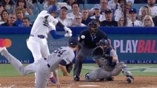 なんで打った…？ 大谷翔平、悪球打ちで“まさかの光景”「信じられない」人間離れした“強引アーチ”→ジャッジのはるか頭上を“爆速通過”