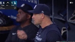 ブチギレ寸前…！ ヤンキースの“退場王”がイライラ「怖い怖い！」「口に入れすぎw」ボーク判定でブーン監督のリアクションが話題に