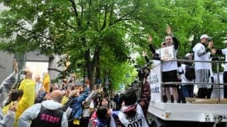 宇都宮ブレックス優勝パレード、沿道埋め尽くすファンが祝う