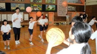 B2「ブローウィンズ」の選手ら、小学校訪問　夢のかなえ方語る