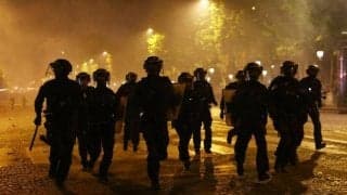 パリSGの優勝祝うサポーターらが暴徒化　2人死亡、500人超拘束