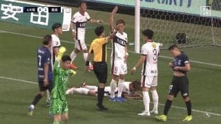 「今の出血量えぐい」「大丈夫か」激しい接触→頭部からの流血にスタジアム騒然「なんでヘッドギア脱いだんだ」再負傷のDFに心配の声