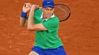  シナー 快勝で全仏OP8強 