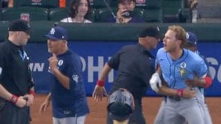 審判に怒りすぎて止められない！  打者の“ある行為”でまさかの退場「これは酷い」仲間も吹っ飛ばして“何度も猛突進”「ガチでヤバい」