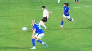 「速い！」なでしこFWの“30m爆走ドリブル”をファン絶賛「別格やな」「良い持ち上がり」藤野あおばがブラジル守備陣を切り裂いた瞬間