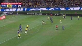 「やられたい放題やないか」「これは擁護できない」終了間際“悪夢の失点”に批判殺到！ターンで剥がされ失点関与のDFに「最善は尽くした」「今後のパフォーマンスで見返して」の声も