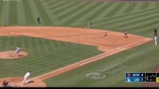 マジかよ！ 大谷翔平、フルスイングで“衝撃の光景”「エグいな」 “大谷シフト”を無効化→高速ゴロが狭い塁間を“秒で通過”「野手ドン引きだろ」