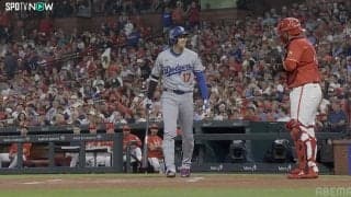 みんな話したい？大谷翔平に相手捕手が“急接近”　現地カメラが捉えたほっこりシーン