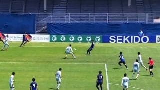 「センスありすぎる」日本代表10番の“圧巻バックスピンパス”にファン感嘆！「痺れたわ」「ダイレクトがかなり効いた」大関友翔が技ありプレアシストで先制点演出