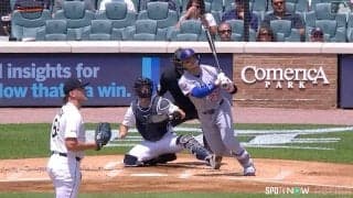 え？入るの！？鈴木誠也の“悪球打ち”15号アーチに被弾投手もビックリ「なんてカミソリ弾だ」Xで称賛と驚き