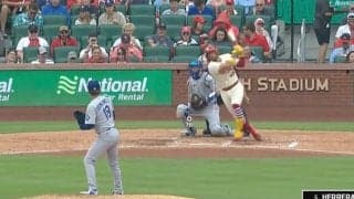 打てるわけねえ！ 山本由伸に“打者ドン引き”「エグすぎる」 “曲がり落ちる魔球”にマン振り三振→フラフラよろめく「これは打てない」