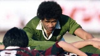 シナリ・ラトゥ「トンガ旋風」の衝撃　愛する日本のために桜のジャージーを選び続けた偉大なる先駆者