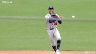 MVPコンビの“超美技”にSNS沸騰 ベッツの「逆シングル痺れたわ！」フリーマンが「ファーストにいる安心感えぐい」敵地は歓喜と落胆