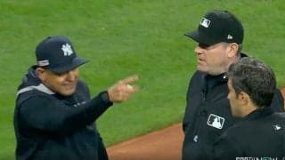 審判にブチギレ！ 噛んだガムを投げ捨て“暴走”「怖すぎだろ」 “疑惑の判定”に激しすぎる猛抗議… ヤ軍の闘将・ブーン監督がやっぱり退場させられる