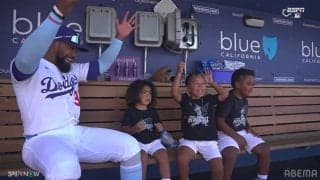 「パパ谷も見たいね」ドジャース、“父の日”の家族映像が話題 パパのモノマネも披露？「テオファミリーええな」