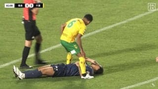 「永久追放もの」ブチギレの“首絞め”で一発レッドカード…「普通に暴行」「最低でも5試合以上の出場停止か？」千葉MFの愚行に非難殺到