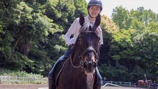 元JRAオープン馬が学習院大学に！ 競馬と学生馬術を繋ぐ“ペルくん”第二の馬生とは