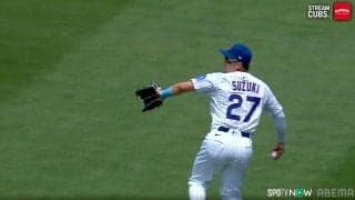 痛っ！鈴木誠也、レーザービーム発動も思わぬ事態 強烈な送球が「ランナーに当たった」現地実況も思わず反応