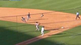 もうワケわからん！ 大谷翔平の“足”でまさかの展開「エグいな」相手野手が混乱… とんでもないスピードの“爆速内野安打”