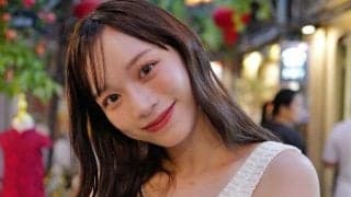 ｢最後の写真すごすぎ｣日本代表FW・上田綺世のモデル妻、初ハワイでの開放的な腹チラに“奇跡の1枚”ショットも