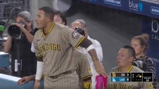 球場騒然！ 死球にブチギレ…「乱闘かな？」「怖え」 “暴れん坊”マチャドが激怒… ベンチから出てくる「松井さん引いてるやん」