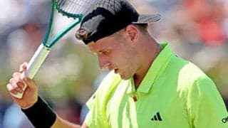  観客席にラケット投げ入れ警告 