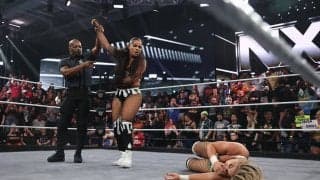 どこ見てんだよ！ レフェリーが前代未聞の大失態…タップアウト“見逃し”で非難殺到 遺恨残る勝利に「これはあり得ない」