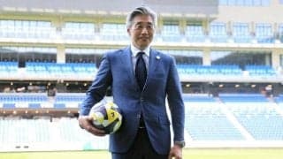 V・長崎の高木新監督が就任会見「攻撃力にブレーキはかけない」