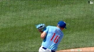 「衝撃のキャッチだ！」カブス左腕が168.5キロのピッチャー返しに“超人的反応” X騒然「とんでもない反射神経」「人間じゃない！」