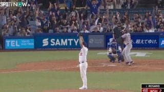 なんだこれは？ ド軍カーショーが投げる瞬間… 観客が生んだ“奇跡の光景”が話題に「これは感動」「名シーンすぎる」