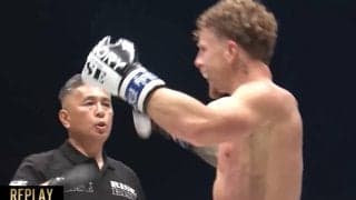 「ダウンじゃねぇだろ！」レフェリーの手を振り払って“異例”の猛抗議も「効いてる」「あれはダウンだろ」の声