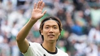 ｢えー京都に来てはるん｣日本代表DF板倉滉の名物｢鴨川等間隔｣体育座りショットが話題！｢ちょこんとしてて可愛い｣｢風景に馴染んでますね｣の声