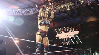 プロレス界きっての“バキバキ筋肉女子”、まるで彫刻のようなムキムキ全身自撮りが話題…トレーニング中の圧巻写真に「こんな体になりたい」