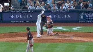 一体、何が起きた…！？ 菅野智之の魔球で“異変”「これは打てない」相手打者がバット持ったまま止まって動けなくなる