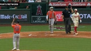 球場騒然！ 死球にブチギレ… あわや乱闘「ヤバすぎ」「怖え」 打者が大激怒して詰め寄る→投手も“逆ギレ応戦”… 両軍が入り乱れる緊急事態