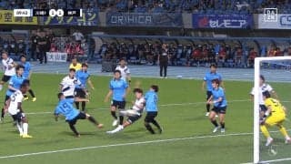 「あんな狭い場所で…」難易度マックスの“反転ボレー弾”が話題！「月間ベストゴール濃厚？」神戸FWが古巣川崎からゴラッソ「恩返しがすぎるよ…」