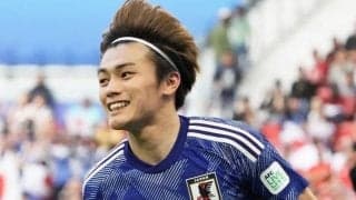 ｢やだ！可愛すぎて無理！｣｢神夫婦｣日本代表FWのハワイ満喫“愛妻ツーショット”にファン興奮！｢奥さんと仲良くて綺世さんかわいくて、ニマニマしちゃいます｣の声