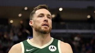 32歳のベテラン、パット・カナトンがプレーヤーオプションを行使してバックス残留へ