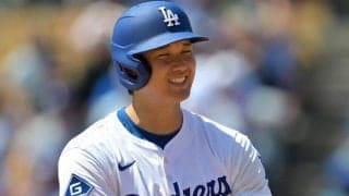 大谷翔平の“胸ぐら掴み”から1か月半…　激写された奇妙なやり取り「漫才コンビ」