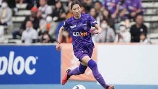 ｢尊い｣｢可愛さ優勝してる｣なでしこ美人MF25歳“4年ぶり販売の新ユニ”モデルショットに反響！｢新ユニで微笑むシノさん、良いな｣｢やっと女子用のユニが買える｣の声