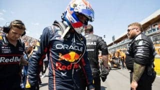 「フェルスタッペン、孤独な戦い」支えなきレッドブルの体制に痛烈皮肉　角田裕毅の不振にも厳しい指摘「誰も続いていない」